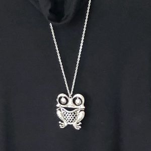 Vintage Happy Frog necklace